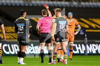 2020-12-18 - Montpellier Herault Rugby full back Henry Immelman (15) is shown a red card during the European Rugby Champions Cup, rugby union match between Wasps and Montpellier Herault Rugby on December 18, 2020 at the Ricoh Arena in Coventry, England - Photo Dennis Goodwin / ProSportsImages / DPPI - WASPS VS MONTPELLIER HERAULT RUGBY - CHAMPIONS CUP - RUGBY