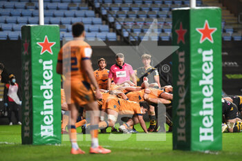 2020-12-18 - Scrum during the European Rugby Champions Cup, rugby union match between Wasps and Montpellier Herault Rugby on December 18, 2020 at the Ricoh Arena in Coventry, England - Photo Dennis Goodwin / ProSportsImages / DPPI - WASPS VS MONTPELLIER HERAULT RUGBY - CHAMPIONS CUP - RUGBY