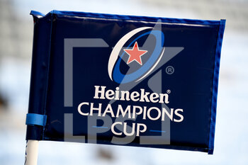 2021-04-03 - A corner flag bearing Heineken Champions Cup branding during the European Rugby Champions Cup, round of 16, rugby union match between Wasps and ASM Clermont Auvergne on April 3, 2021 at the Ricoh Arena in Coventry, England - Photo Dennis Goodwin / ProSportsImages / DPPI - WASPS VS ASM CLERMONT AUVERGNE - CHAMPIONS CUP - RUGBY