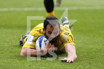 2021-04-10 - Geoffrey Doumayrou of La Rochelle scores a try during the European Rugby Champions Cup, quarter final rugby union match between La Rochelle and Sale Sharks on April 10, 2021 at Marcel Deflandre stadium in La Rochelle, France - Photo Laurent Lairys / DPPI - QUARTER FINALS - LA ROCHELLE VS SALE SHARKS - CHAMPIONS CUP - RUGBY