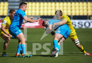 2021-05-02 - Cian Healy of Leinster tackled by Wian Liebenberg of Stade Rochelais during the European Rugby Champions Cup, semi final rugby union match between Stade Rochelais and Leinster Rugby on May 2, 2021 at Marcel Deflandre stadium in La Rochelle, France - Photo Laurent Lairys / DPPI - STADE ROCHELAIS VS LEINSTER RUGBY - CHAMPIONS CUP - RUGBY