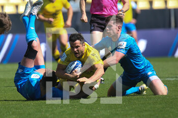 2021-05-02 - Brice Dulin of Stade Rochelais is tackled by Ross Byrne, Luke McGrath of Leinster during the European Rugby Champions Cup, semi final rugby union match between Stade Rochelais and Leinster Rugby on May 2, 2021 at Marcel Deflandre stadium in La Rochelle, France - Photo Laurent Lairys / DPPI - STADE ROCHELAIS VS LEINSTER RUGBY - CHAMPIONS CUP - RUGBY