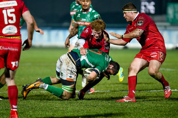 2019-02-16 - Rhys Patchell placca Giovanni Pettinelli - BENETTON TREVISO VS SCARLETS - GUINNESS PRO 14 - RUGBY