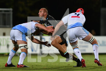 2020-10-02 - Daniele Rimpelli (Zebre) and the welsh wall - ZEBRE VS CARDIFF BLUES - GUINNESS PRO 14 - RUGBY