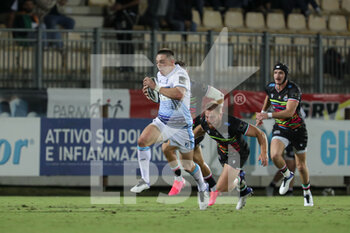 2020-10-02 - Josh Adams runs to the try line for the first try of the match for Cardiff - ZEBRE VS CARDIFF BLUES - GUINNESS PRO 14 - RUGBY