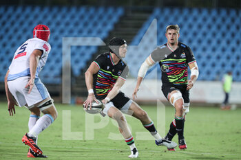 2020-10-02 - Carlo Canna (Zebre) passes the ball - ZEBRE VS CARDIFF BLUES - GUINNESS PRO 14 - RUGBY