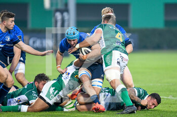 2020-10-10 - Will Connors (Leinster) takled by Irne Herbst (Treviso) - BENETTON TREVISO VS LEINSTER RUGBY - GUINNESS PRO 14 - RUGBY