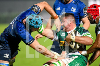 2020-10-10 - Sebastian Negri (Treviso) fights for the ball against Will Connors (Leinster) - BENETTON TREVISO VS LEINSTER RUGBY - GUINNESS PRO 14 - RUGBY