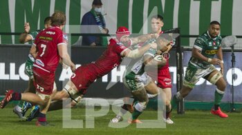 2020-10-23 - Monty Ioane (Treviso) and Blade Thomson (Scarlets) - BENETTON VS SCARLETS - GUINNESS PRO 14 - RUGBY