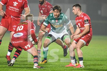 2020-10-23 - Giovanni Pettinelli (Treviso) try to thwart Angus O’Brien (Scarlets) - BENETTON TREVISO VS SCARLETS RUGBY - GUINNESS PRO 14 - RUGBY