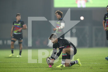 2020-11-02 - Antonio Rizzi (Zebre) is ready for the conversion kick - ZEBRE VS OSPREYS - GUINNESS PRO 14 - RUGBY