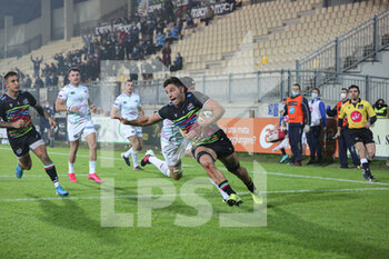 2020-11-02 - Renato Giammarioli (Zebre) goes for the try - ZEBRE VS OSPREYS - GUINNESS PRO 14 - RUGBY