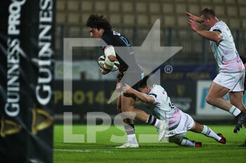 2020-11-02 - Tommaso Boni (Zebre) takes the break inside Ospreys defense - ZEBRE VS OSPREYS - GUINNESS PRO 14 - RUGBY