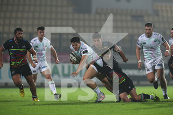 2020-11-02 - Antonio Rizzi (Zebre) tackles Reuben Morgan-Williams - ZEBRE VS OSPREYS - GUINNESS PRO 14 - RUGBY