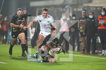 2020-11-02 - Pierre Bruno (Zebre) catches for the ball - ZEBRE VS OSPREYS - GUINNESS PRO 14 - RUGBY