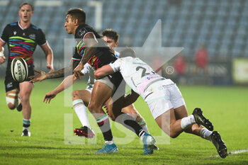 2020-11-02 - Pierre Bruno (Zebre) passes the ball - ZEBRE VS OSPREYS - GUINNESS PRO 14 - RUGBY