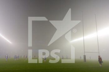2020-11-09 - The fog covers the pitch during the Guinness Pro 14 rugby union match between Edinburgh Rugby and Cardiff Blues on November 9, 2020 at BT Murrayfield Stadium in Edinburgh, Scotland - Photo Malcolm Mackenzie / ProSportsImages / DPPI - EDINBURGH RUGBY VS CARDIFF BLUES - GUINNESS PRO 14 - RUGBY