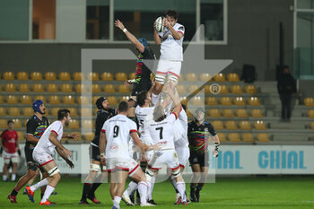 2020-11-16 - Greg Jones (Ulster) catches the ball in touch - ZEBRE VS ULSTER - GUINNESS PRO 14 - RUGBY