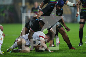 2020-11-16 - Pierre Bruno (Zebre) tries to steal the ball - ZEBRE VS ULSTER - GUINNESS PRO 14 - RUGBY