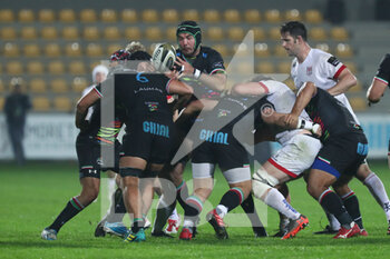 2020-11-16 - Mick Kearney (Zebre) tries to keep the ball in maul - ZEBRE VS ULSTER - GUINNESS PRO 14 - RUGBY