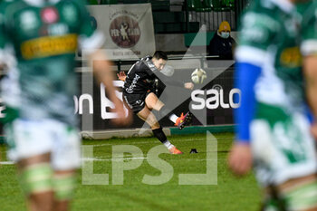 2020-11-29 - Sam Davies (Dragons) scores a penalty kick - BENETTON VS DRAGONS - GUINNESS PRO 14 - RUGBY