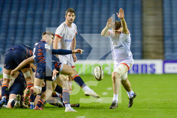 2020-11-30 - David McCann (20) of Ulster Rugby looks to charge down the kick from Charlie Shiel (22) of Edinburgh Rugby during the Guinness Pro 14 rugby union match between Edinburgh Rugby and Ulster Rugby on November 30, 2020 at BT Murrayfield stadium in Edinburgh, Scotland - Photo Malcolm Mackenzie / ProSportsImages / DPPI - EDINBURGH RUGBY VS ULSTER RUGBY - GUINNESS PRO 14 - RUGBY