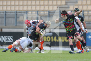 2021-01-23 - Guglielmo Palazzani (Zebre Rugby) breaks a double tackle - ZEBRE RUGBY VS EDINBURGH - GUINNESS PRO 14 - RUGBY