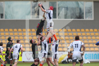 2021-01-23 - Grant Gilchrist (Einburgh) takes the ball in touch - ZEBRE RUGBY VS EDINBURGH - GUINNESS PRO 14 - RUGBY