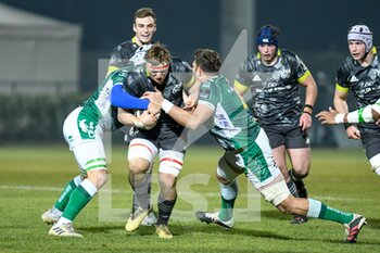 2021-01-30 - Gavin Coombes (Munster) tackled by Irné Herbst (Benetton Treviso) - BENETTON TREVISO VS MUNSTER RUGBY - GUINNESS PRO 14 - RUGBY