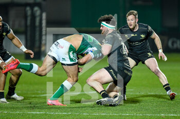 2021-02-26 - Angelo Esposito (Benetton Treviso) tackled by Tom Daly (Connacht) - BENETTON TREVISO VS CONNACHT RUGBY - GUINNESS PRO 14 - RUGBY