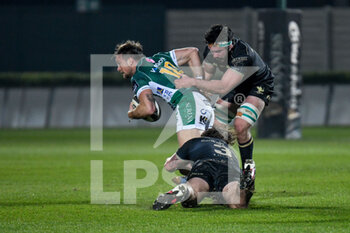 2021-02-26 - Edoardo Padovani (Benetton Treviso) tackled by Finlay Bealham (Connacht) - BENETTON TREVISO VS CONNACHT RUGBY - GUINNESS PRO 14 - RUGBY