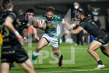2021-02-26 - Angelo Esposito (Benetton Treviso) hindered by Bundee Aki (Connacht) - BENETTON TREVISO VS CONNACHT RUGBY - GUINNESS PRO 14 - RUGBY