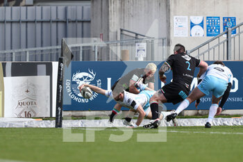 2021-03-06 - Cole Forbes (Glasgow) is tackled before the try line - ZEBRE VS GLASGOW WARRIORS - GUINNESS PRO 14 - RUGBY