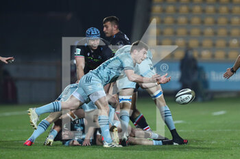 2021-03-12 - Luke McGrath (Leinster) passes from the ruck - ZEBRE VS LEINSTER RUGBY - GUINNESS PRO 14 - RUGBY