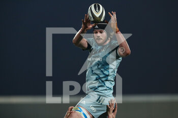 2021-03-12 - Jack Dunne (Leinster) takes a touch - ZEBRE VS LEINSTER RUGBY - GUINNESS PRO 14 - RUGBY