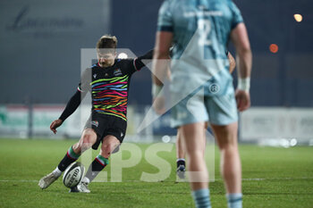 2021-03-12 - Antonio Rizzi (Zebre Rugby Club) takes a kick - ZEBRE VS LEINSTER RUGBY - GUINNESS PRO 14 - RUGBY