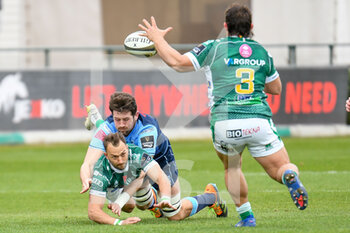 2021-03-14 - Dewaldt Duvenage (Benetton Treviso) passes the ball to Ivan Nemer (Benetton Treviso) - BENETTON TREVISO VS CARDIFF BLUES - GUINNESS PRO 14 - RUGBY