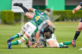 2021-04-24 - Fraser Brown (Glasgow) tackled by Niccolò Cannone (Benetton Treviso) - RAINBOW CUP 2021 - BENETTON TREVISO VS GLASGOW WARRIORS - GUINNESS PRO 14 - RUGBY