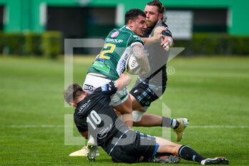 2021-04-24 - Marco Zanon (Benetton Treviso) tackled by Ross Thompson (Glasgow) - RAINBOW CUP 2021 - BENETTON TREVISO VS GLASGOW WARRIORS - GUINNESS PRO 14 - RUGBY