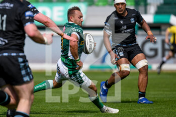 2021-04-24 - Dewaldt Duvenage (Benetton Treviso) carries the ball - RAINBOW CUP 2021 - BENETTON TREVISO VS GLASGOW WARRIORS - GUINNESS PRO 14 - RUGBY