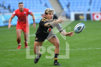 2020-09-09 - Wasps fullback Matteo Minozzi (15) passes the ball during the English championship Gallagher Premiership Rugby Union match between Wasps and Leicester Tigers on September 9, 2020 at the Ricoh Arena in Coventry, England - Photo Dennis Goodwin / ProSportsImages / DPPI - WASPS VS LEICESTER TIGERS - PREMERSHIP RUGBY UNION - RUGBY
