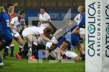 2020-11-01 - Italy with a desparate defense in the ruck - SEI NAZIONI FEMMINILE 2020 - ITALIA VS INGHILTERRA - SIX NATIONS - RUGBY
