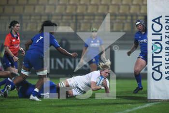 2020-11-01 - Alex Matthews (England) is tackled near the touch line - SEI NAZIONI FEMMINILE 2020 - ITALIA VS INGHILTERRA - SIX NATIONS - RUGBY