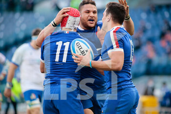 2021-02-06 - Arthur Vincent (France) celebrates after his try with Gabin Villiere and Mohamed Haouas during the 2021 Six Nations championship rugby union match between Italy and France on January 6, 2021 at Stadio Olimpico in Rome, Italy - Photo Nderim Kaceli / DPPI - 2021 SIX NATIONS RUGBY - ITALY VS FRANCE - SIX NATIONS - RUGBY
