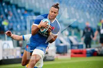2021-02-06 - Teddy Thomas of France runs to score a try during the 2021 Six Nations championship rugby union match between Italy and France on January 6, 2021 at Stadio Olimpico in Rome, Italy - Photo Nderim Kaceli / DPPI - 2021 SIX NATIONS RUGBY - ITALY VS FRANCE - SIX NATIONS - RUGBY