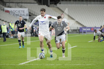 2021-03-26 - Damian PENAUD (FRA) kicked the ball and gonna scored a try during the 2021 Six Nations, rugby union match between France and Scotland on March 26, 2021 at Stade de France in Saint-Denis near Paris, France - Photo Stephane Allaman / DPPI - 2021 GUINNESS SIX NATIONS RUGBY - FRANCE VS SCOTLAND - SIX NATIONS - RUGBY