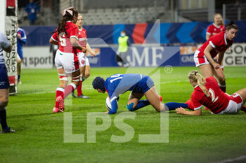 2021-04-03 - Caroline Boujard of France scores a try during the 2021 Women's Six Nations, rugby union match between France and Wales on April 3, 2021 at La Rabine stadium in Vannes, France - Photo Damien Kilani / DK Prod / DPPI - SEI NAZIONI FEMMINILE 2021 - FRANCIA VS GALLES - SIX NATIONS - RUGBY