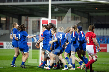 2021-04-03 - France players celebrate after the try of Caroline Boujard during the 2021 Women's Six Nations, rugby union match between France and Wales on April 3, 2021 at La Rabine stadium in Vannes, France - Photo Damien Kilani / DK Prod / DPPI - SEI NAZIONI FEMMINILE 2021 - FRANCIA VS GALLES - SIX NATIONS - RUGBY