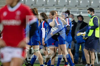 2021-04-03 - Emilie Boulard of France celebrates after his try during the 2021 Women's Six Nations, rugby union match between France and Wales on April 3, 2021 at La Rabine stadium in Vannes, France - Photo Damien Kilani / DK Prod / DPPI - SEI NAZIONI FEMMINILE 2021 - FRANCIA VS GALLES - SIX NATIONS - RUGBY