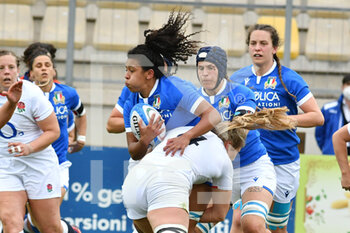 2021-04-10 - Giada Franco (Italy) stopped by Zoe Aldcroft (England) - WOMEN GUINNESS SIX NATIONS 2021 - ITALY VS ENGLAND - SIX NATIONS - RUGBY